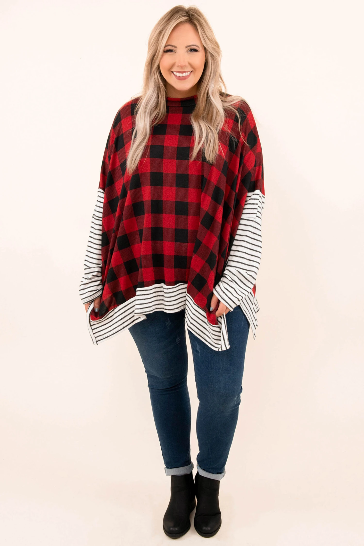 A True Secret Poncho, Red-Black 3 A True Secret Poncho, Red-Black - Image 3