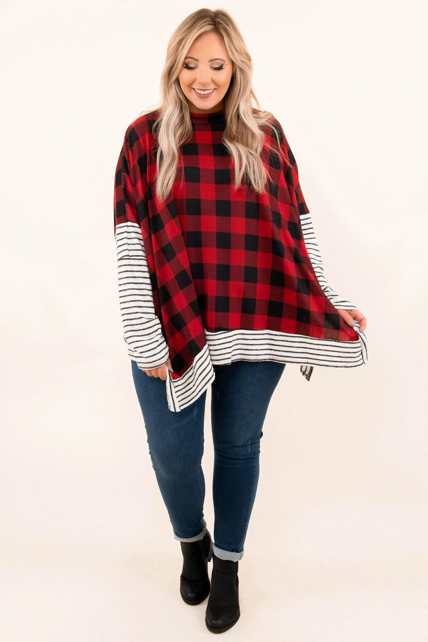 A True Secret Poncho, Red-Black 2 A True Secret Poncho, Red-Black - Image 2