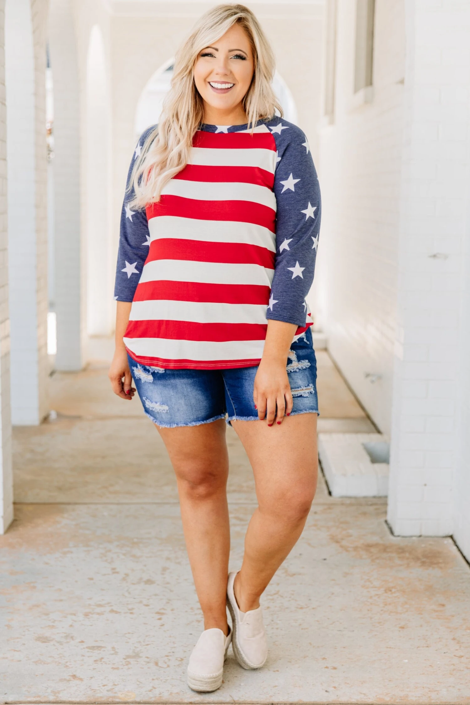 Waving Flag Top, Red 2 Waving Flag Top, Red - Image 2