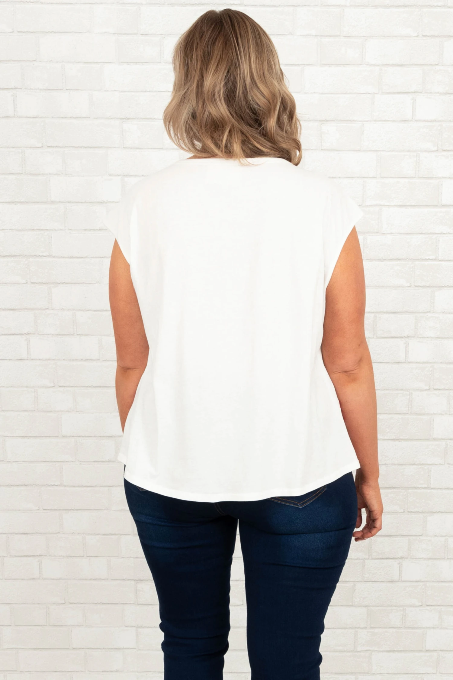 A Bit Confusing Top, Ivory-Red 5 A Bit Confusing Top, Ivory-Red - Image 5