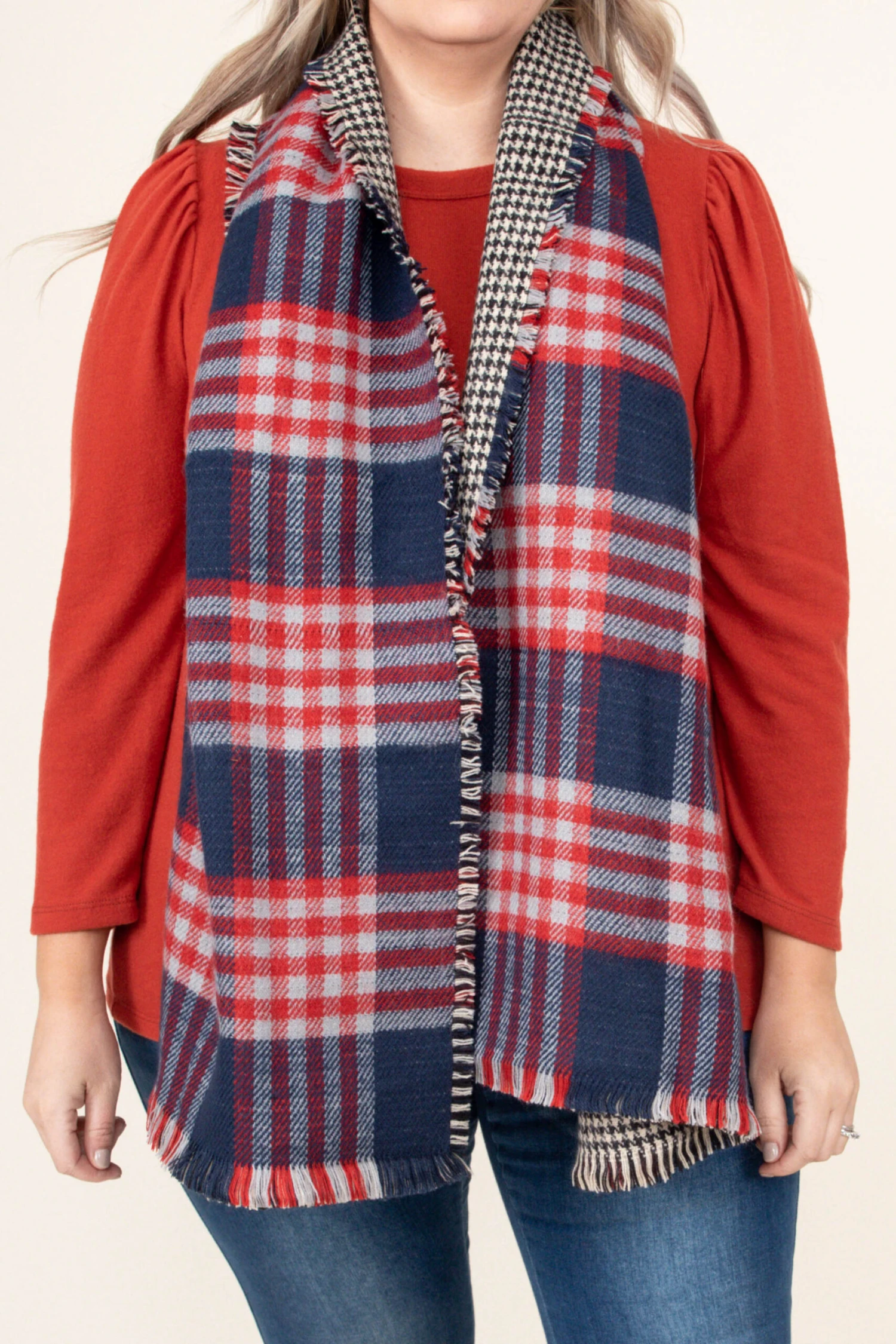 Adventurous Memories Shawl, Navy Red 4 Adventurous Memories Shawl, Navy Red - Image 4