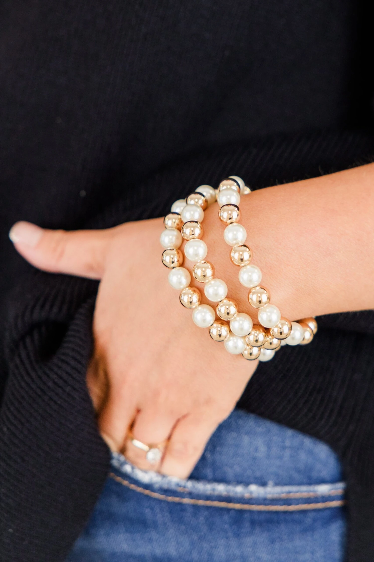 Brisk Adventures Bracelet Set, Cream 1 Brisk Adventures Bracelet Set, Cream