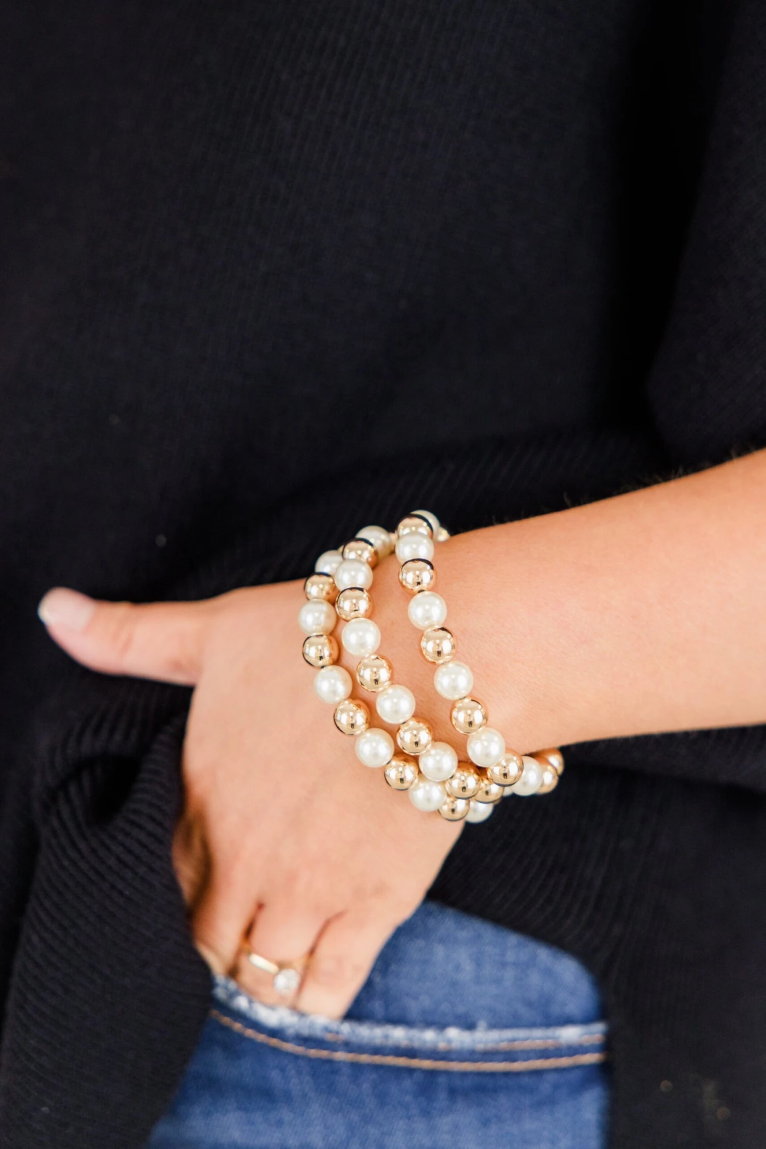 Brisk Adventures Bracelet Set, Cream 2 Brisk Adventures Bracelet Set, Cream - Image 2