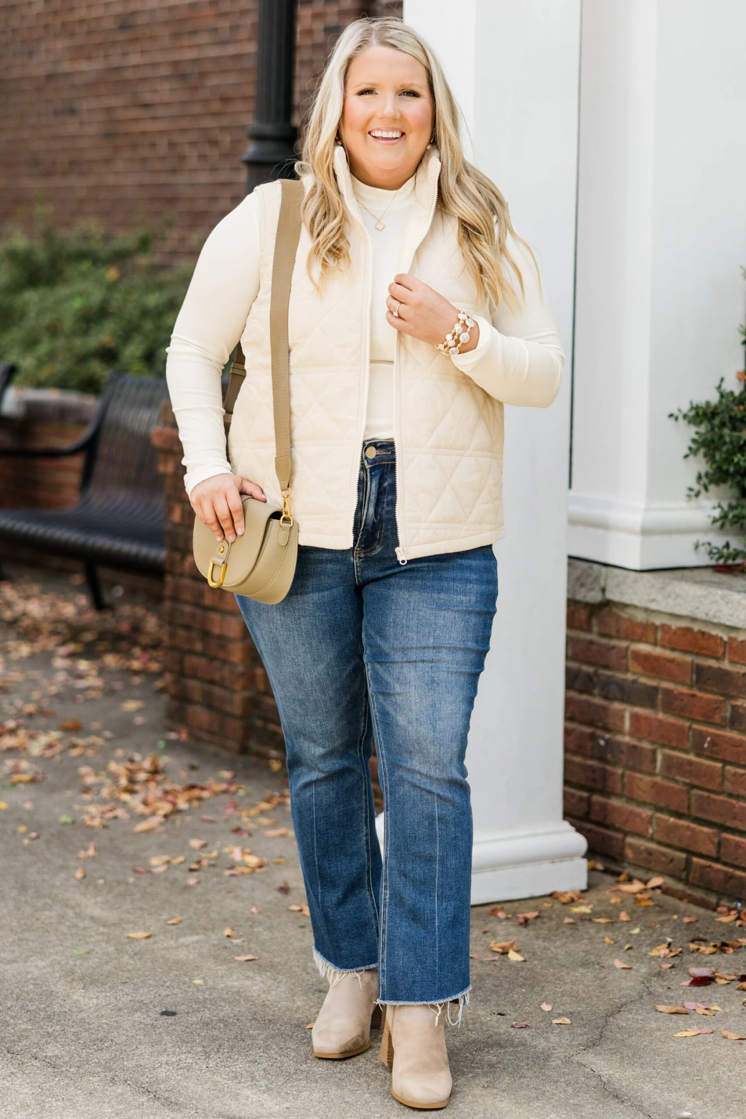 Comfort Cutie Vest, Cream 4 Comfort Cutie Vest, Cream - Image 4