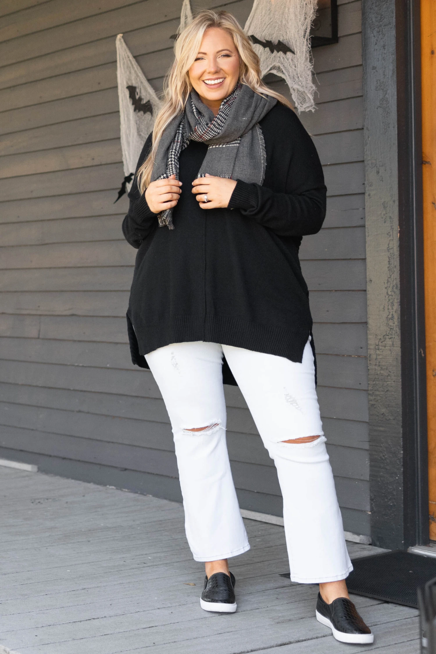 Fireside Kisses Scarf, Charcoal 2 Fireside Kisses Scarf, Charcoal - Image 2