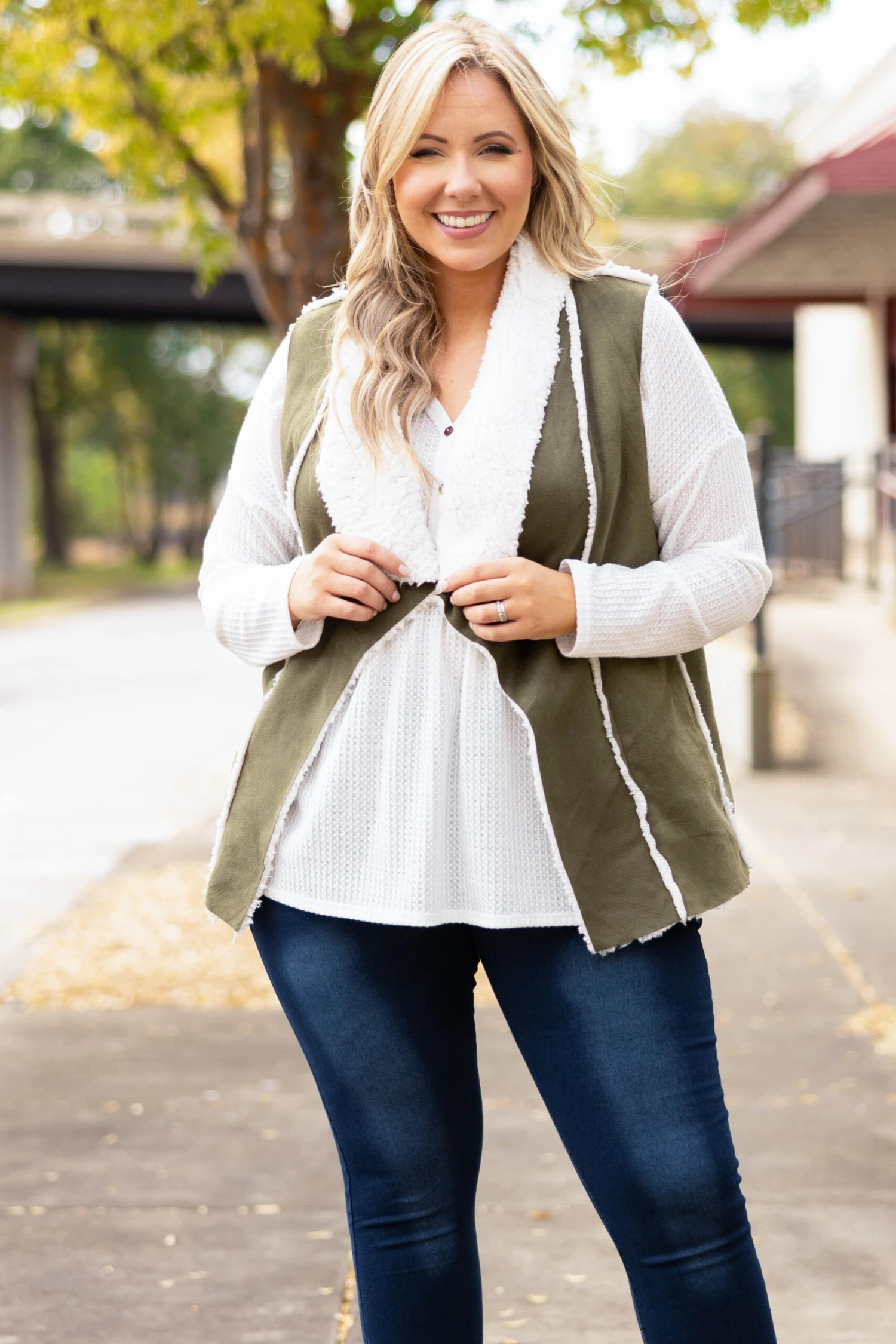 Venice Vest, Olive 1 Venice Vest, Olive